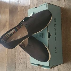 Classic Navy Canvas Toms